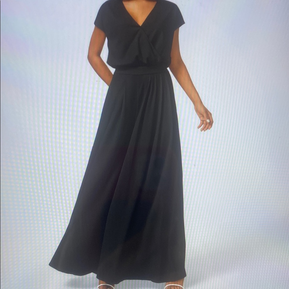 XLARGE PETITE.    (OVERSIZED).  HALARA V NECK WIDE LEG JUMPSUIT
